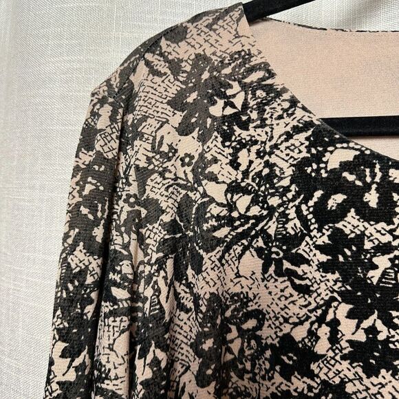 2/$30 Chicos Velvet Burnout Top Size XL Whimsigoth Floral Distressed Grunge - Picture 7 of 14